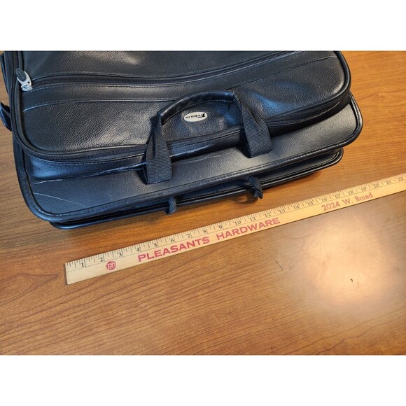 Targus Black Faux Leather 18X15X6 Travel Laptop Bag ~ No Strap - Picture 16 of 16